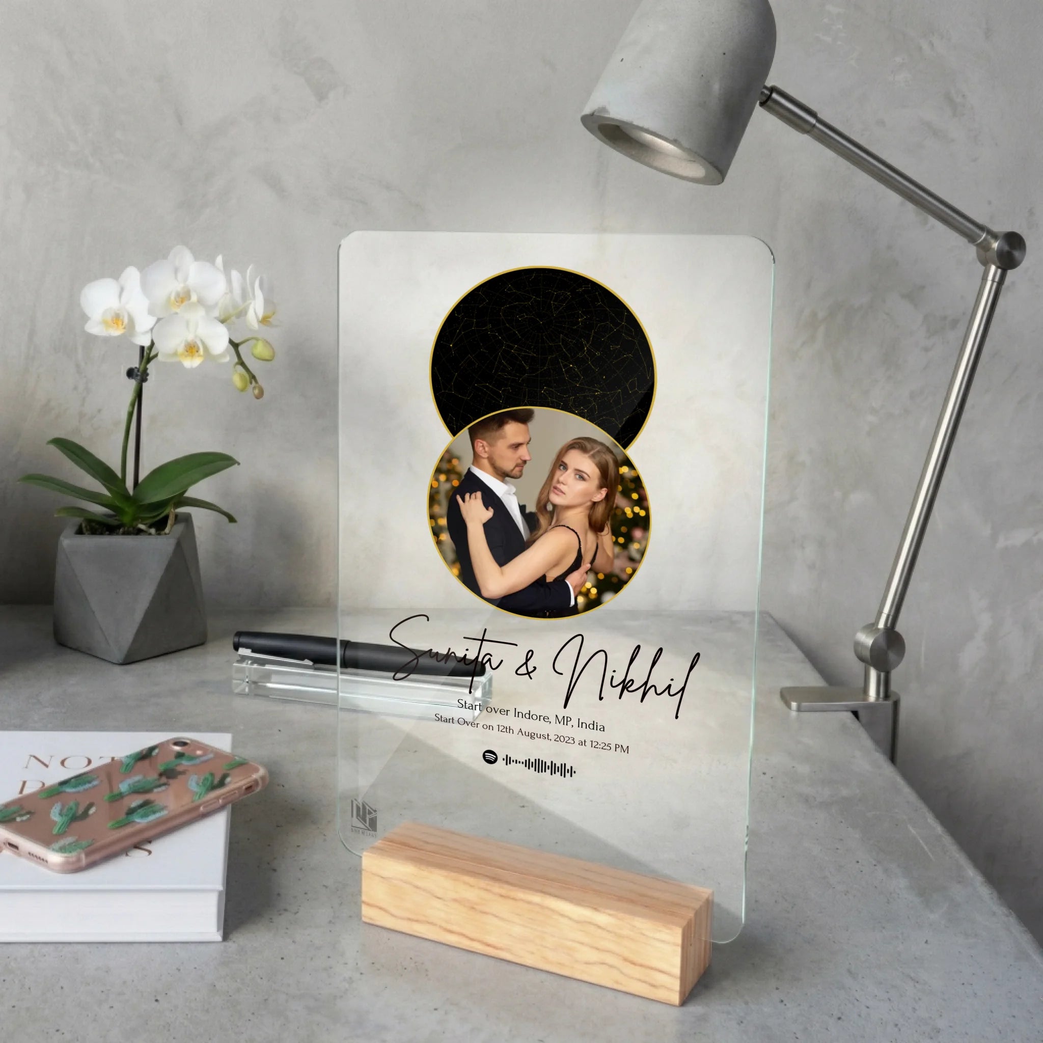 acrylic plaque mockup 3
